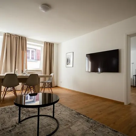 Old Town 2 Rooms/baths *