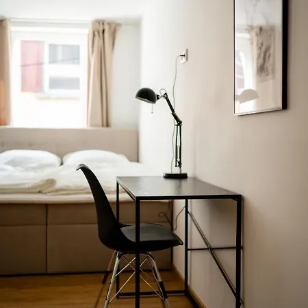 Old Town 2 Rooms/baths *